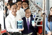 市長搭乘公車照