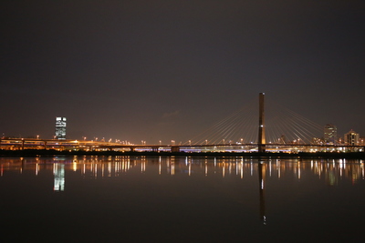 夜遊航班沿途景色。