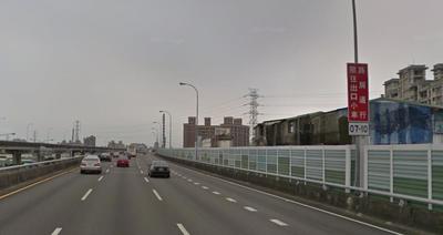 7點到10點開放往出口小車通行路肩