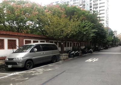 蘆洲區中正路185巷68弄、78弄(每半小時新臺幣10元)