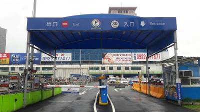 特專三平面停車場汽車入口