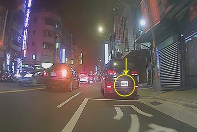 請勿於車牌加裝反光貼紙影響辨識