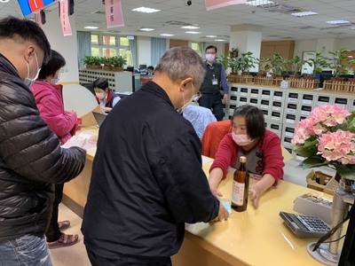 新北市個人計程車行運將領購酒精售完為止