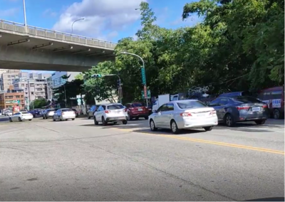 上班時段加長兩路口綠燈同亮時間，加速紓解橫科路車流