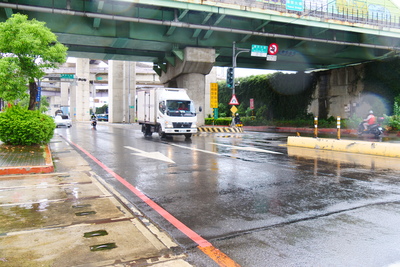 新北水門周邊紅黃線即刻起開放停車