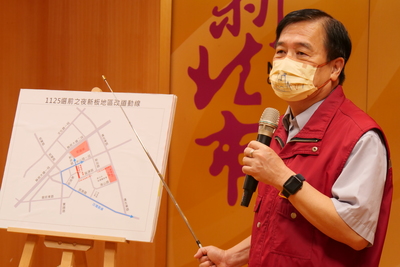 交通局長鍾鳴時說明選前之夜板橋新府路交管措施