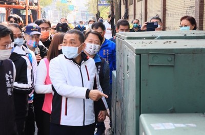 侯市長指示移除人行道變電箱，重塑人本通行環境