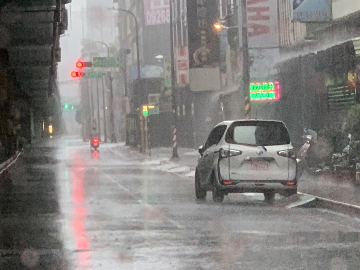 新北市區紅、黃線明(1)日早上7時恢復管制