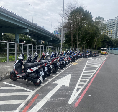 板城路新增50格免費機車格