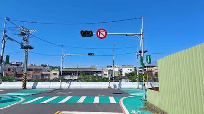 鶯歌龍七路禁止右轉鳳一路標誌