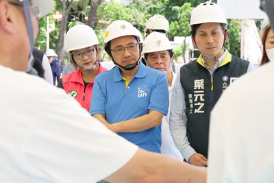 侯市長和板橋各級民代共同聽取溪北公園地下停車場工程簡報
