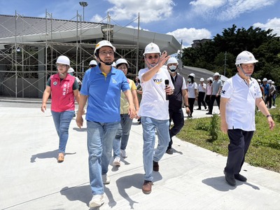侯市長視察溪北公園景觀改造情形