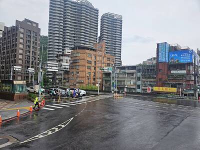 新店碧潭大橋路口打造友善步行環境