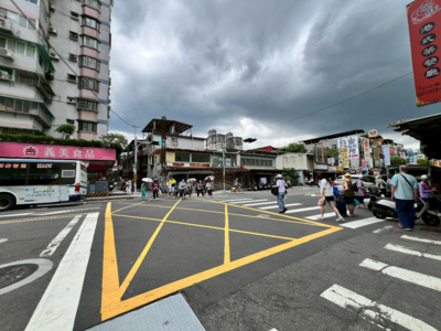 新店區中正路284巷口新設號誌 行人安全再升級