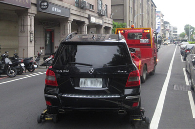 針對違停，警察局依法開單告發