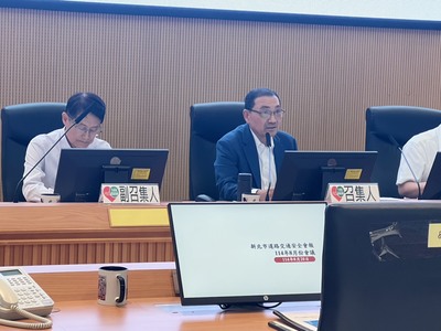 新北市長侯友宜主持8月份道安會報