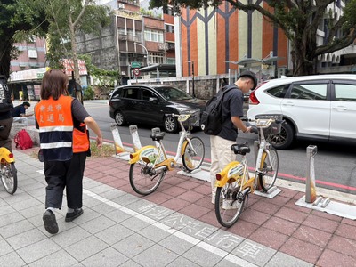 圖2.板橋區忠孝國中YouBike租借情形