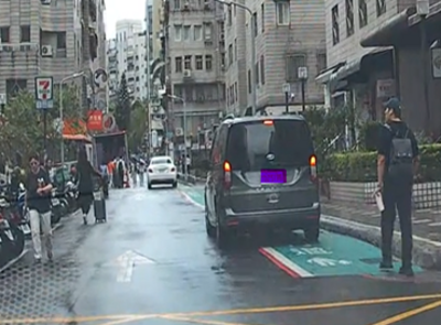 圖片3停放於標線型人行道阻擋行人通行動線2