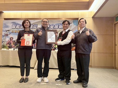 新北市長侯友宜今（5日）在市政會議上特別表揚林榮新的善行義舉