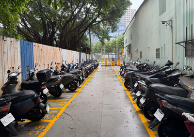 中和區連和機車停車場