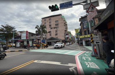 增設綠底標線型人行道銜接，增加醒目性