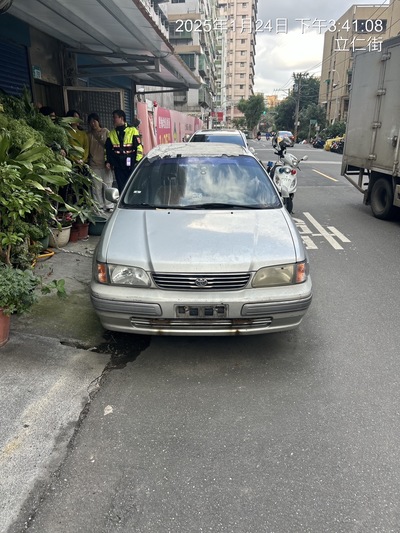 未懸掛牌照停放於道路(圖2)