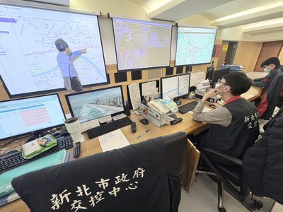 交控中心監控耶誕城人車流