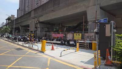 汐止智興段機車停車場