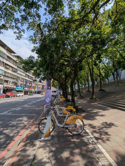 活動期間取消中華路停車格及YouBike微笑單車暫停服務