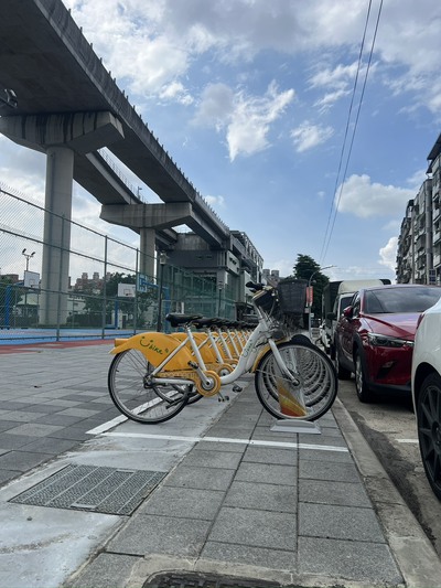 捷運國華站(2號出口)YouBike站
