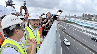 市長視察五股交流道改善工程,並指示交通局提前做好通車交通配套措施