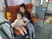 攜帶兒童搭乘公車