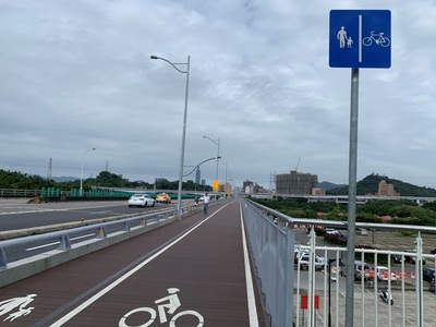 福和橋南側自行車道