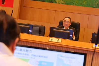 侯市長指出,淡江大橋不僅是新北城市發展的重要里程碑,更象徵北台灣交通全面升級。