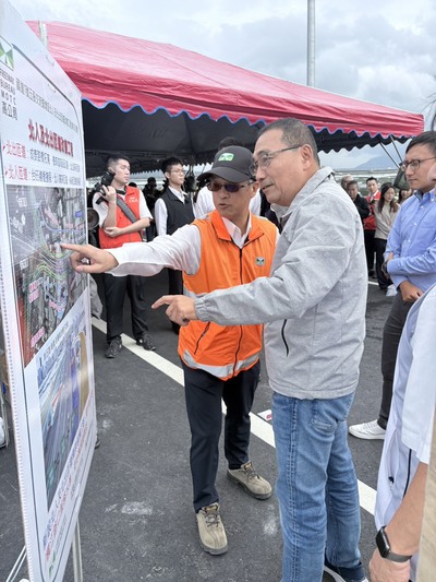 市長上午視察五股交流道新增北出匝道完工